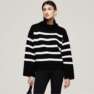 EUC - The Reset The Magic Mock Neck - Size XS